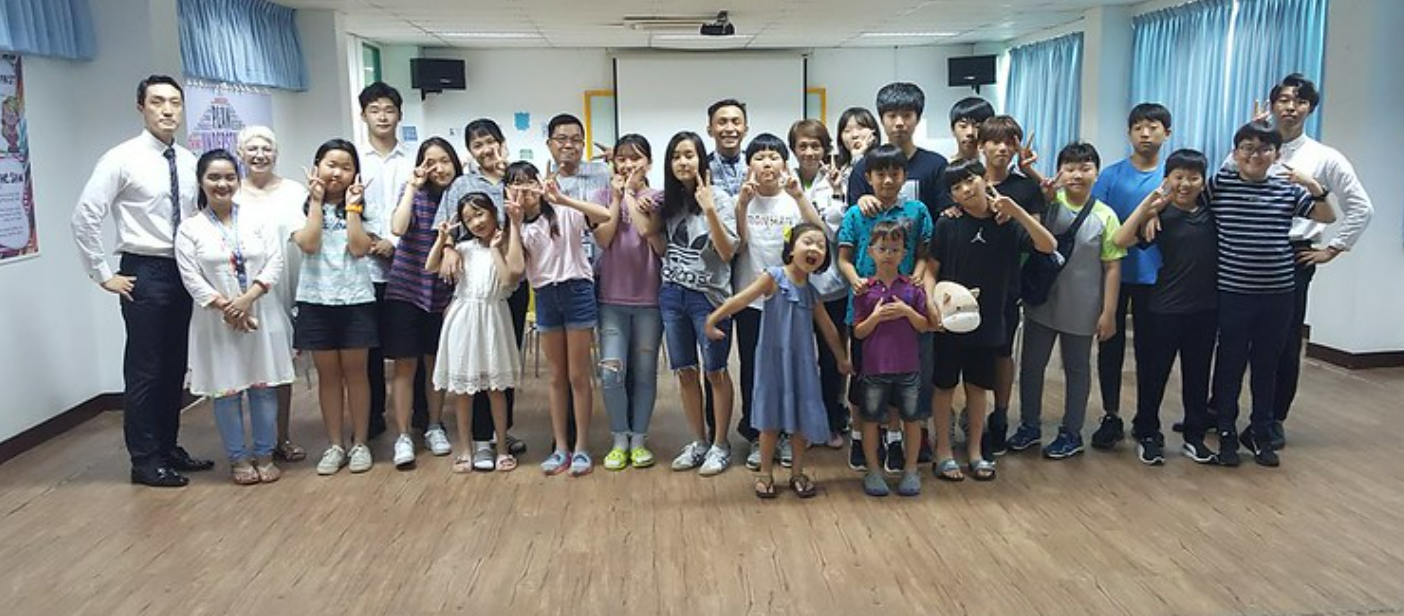 trai-he-anh-ngu-tai-nis-moi-truong-chuan-quoc-te-giua-long-philippines-