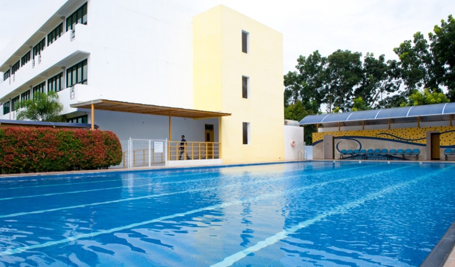 bao-cao-tham-quan-truong-quoc-te-nis-tai-clark6