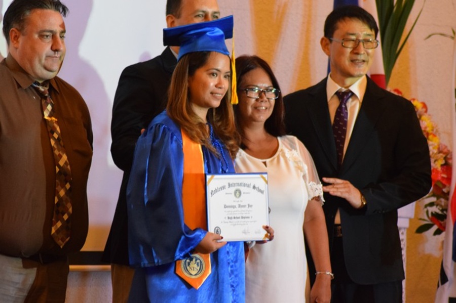 bao-cao-tham-quan-truong-quoc-te-nis-tai-clark10