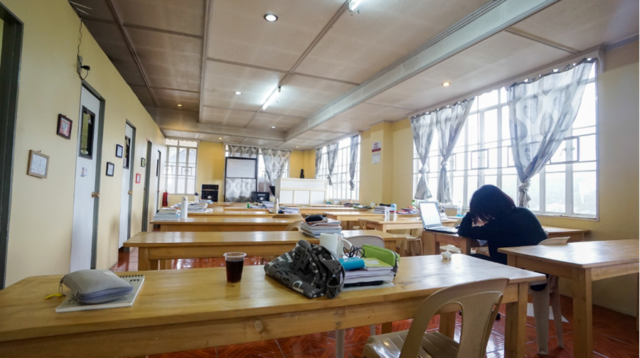 phong-tu-hoc-truong-aj