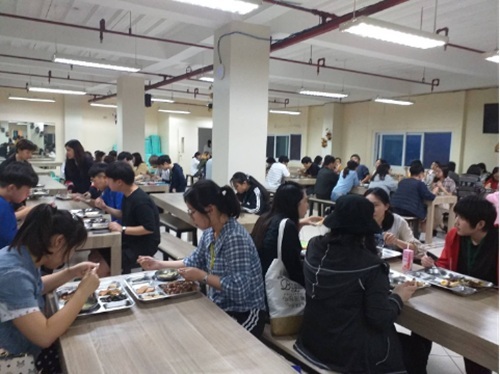 phong-van-hoc-vien-help-longlong-8