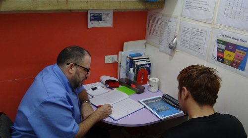 aelc-1-hoc-ielts-voi-giao-vien-ban-ngu