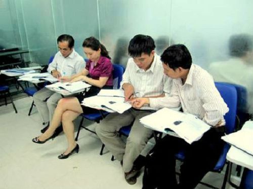 nguoi-di-lam-can-co-mot-chuong-trinh-tieng-anh-rieng-biet